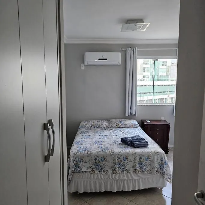 Ap Pe Na Areia Itapema Frente Mar Apartment