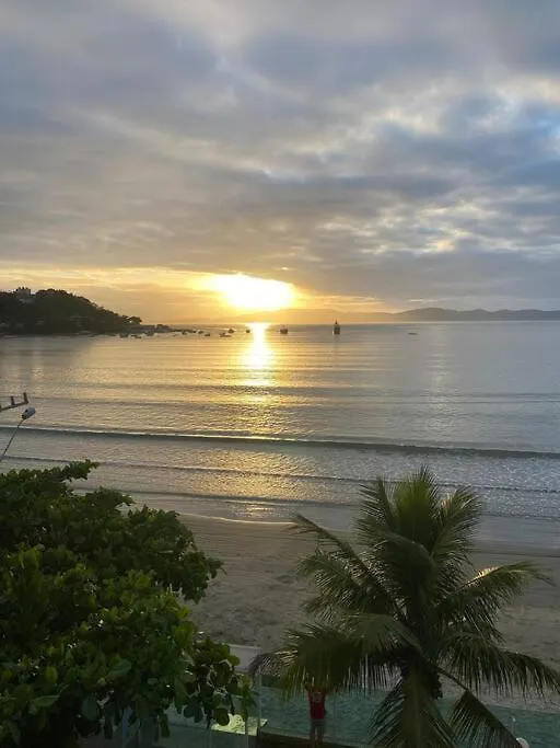 Ap Pe Na Areia Itapema Frente Mar Apartment 0*,